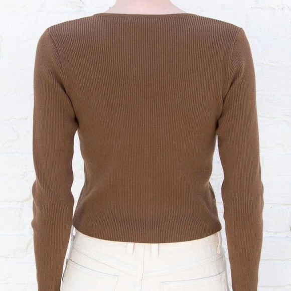 Brandy Melville Collin Long Sleeve Button Up Cardigan - Picture 3 of 4